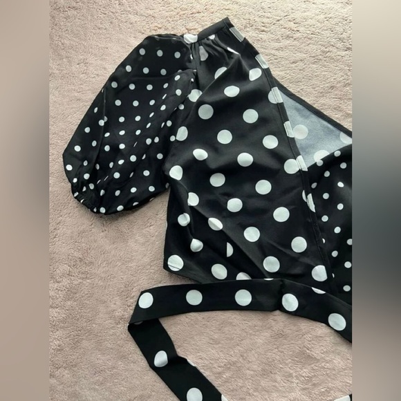 NWOT Polka Dot One Shoulder Crop Top - Picture 6 of 10